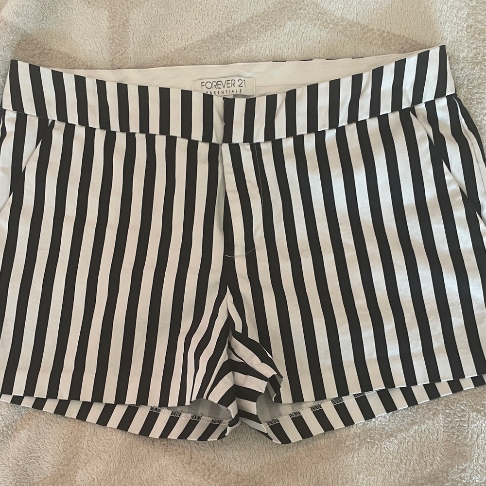 Vertical Black and White Striped Shorts Size Medium